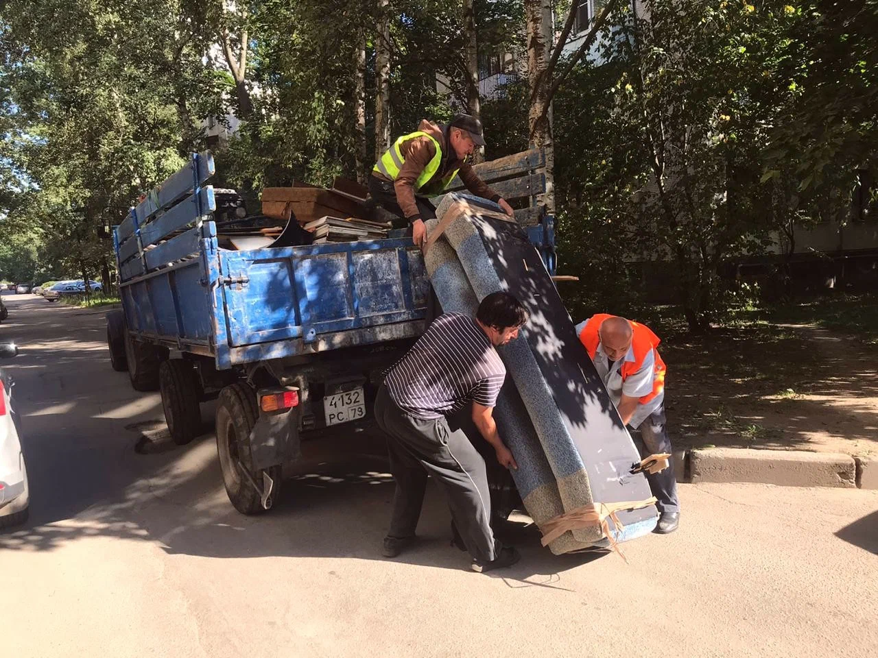 Профессиональный вывоз крупногабаритного мусора в Спасске-Дальнем в октябре