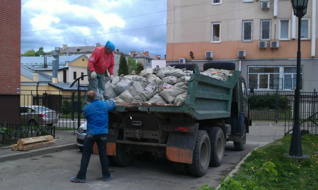 Вывоз строительного мусора в Спасске-Дальнем от 1656 руб. – ПроМусор