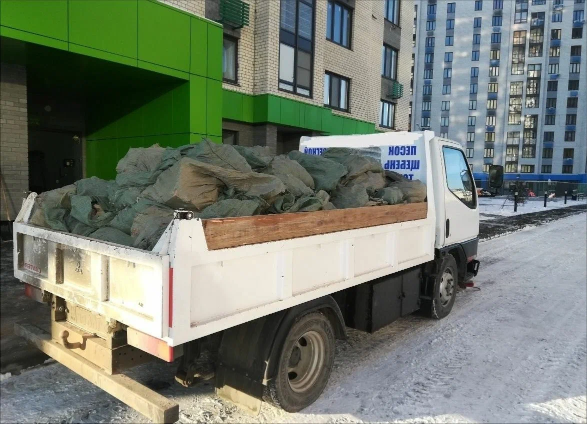 Вывоз мусора грузовым фургоном 3 тонны в Спасске-Дальнем — цена от 1397 руб., ПроМусор