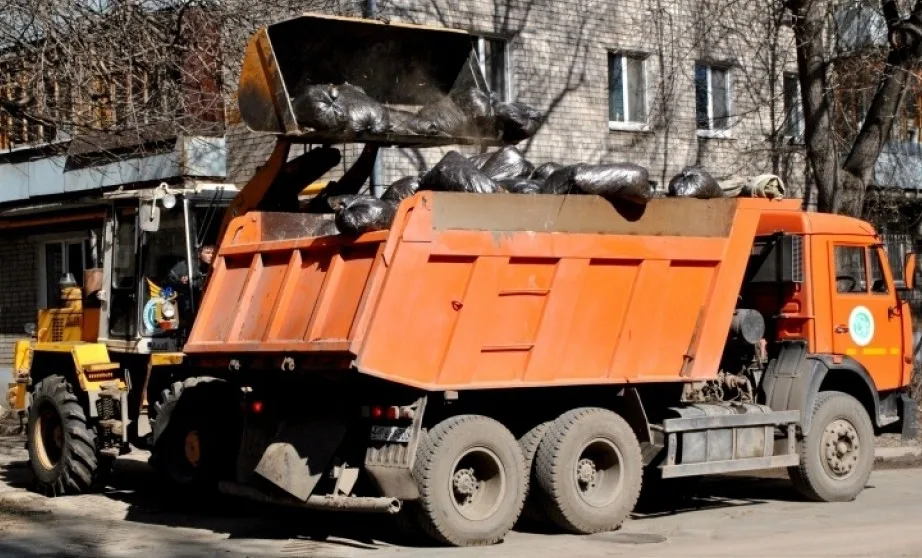 Вывоз мусора грузовым фургоном 5 тонн в Спасске-Дальнем – ПроМусор, аренда, цена от 1604 руб