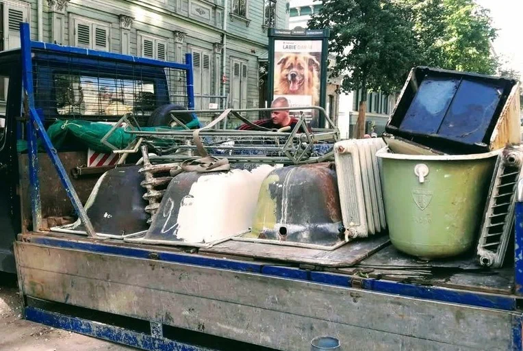Вывоз старой сантехники в Спасске-Дальнем от ПроМусор: быстро, недорого от 569 руб., утилизация и грузчики