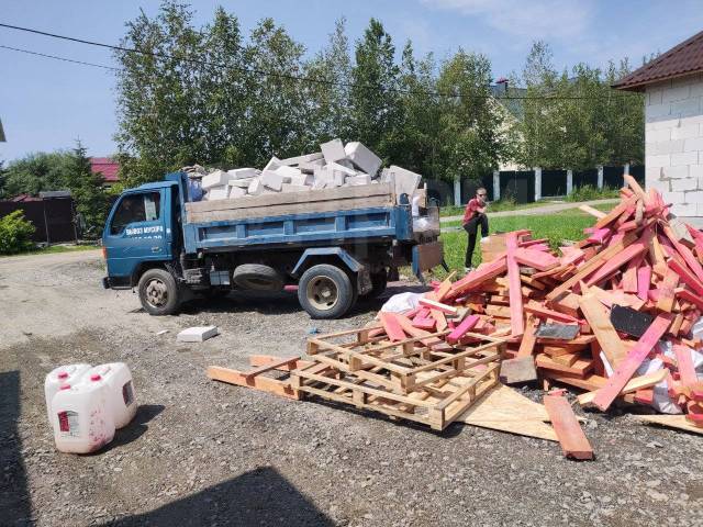 Вывоз мусора с чердака в Спасске-Дальнем в октябре